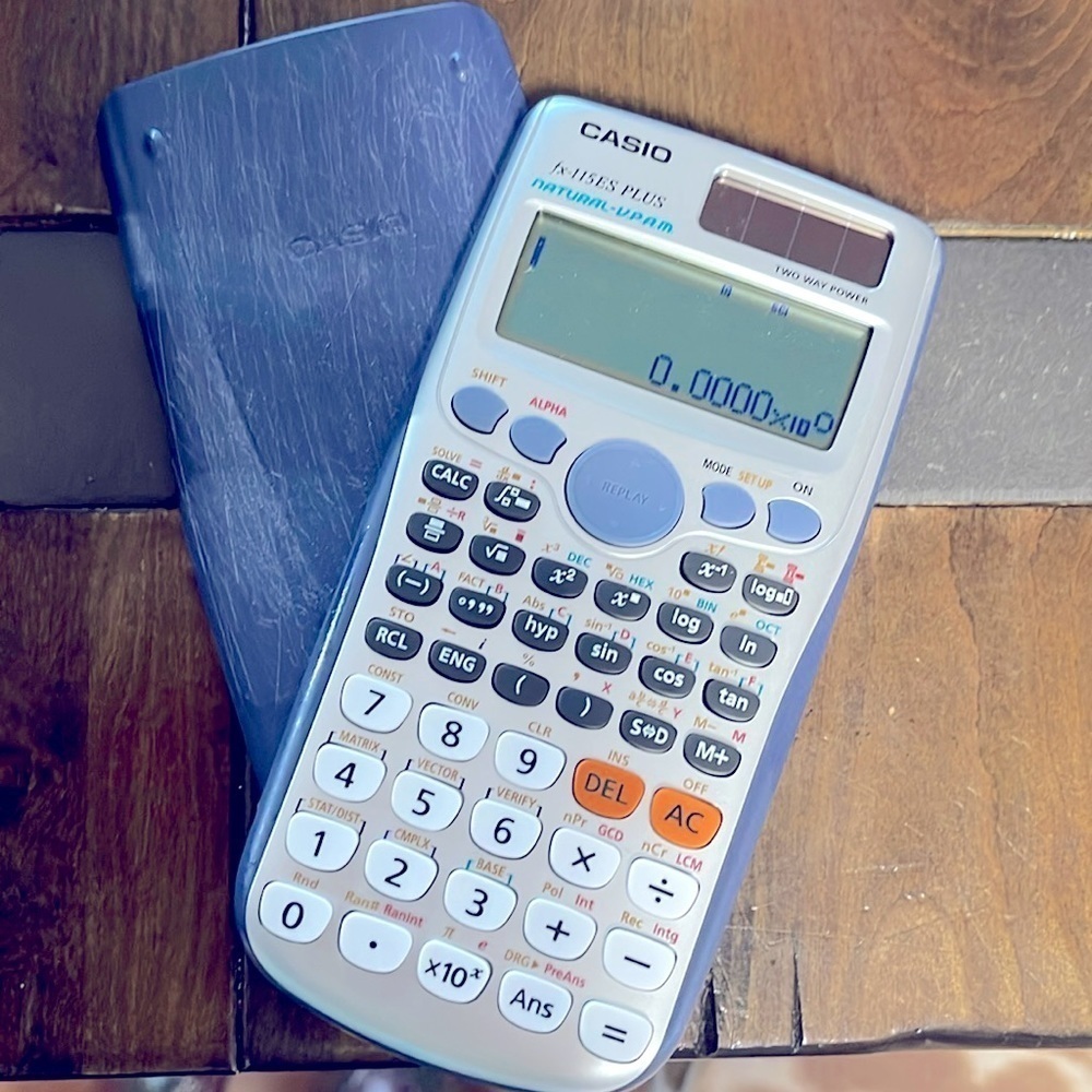 Casio fx-115ES PLUS Engineering/Scientific Calculator - GOOD CONDITION